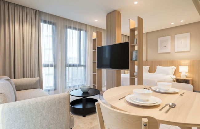 THE CODE RESIDENCE - Photo 17