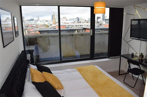 Foto 3 - Penthouse 1-bed Apartment With Amazing Views