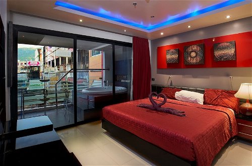 Foto 5 - Condo In The Heart Of Patong Wlk St ABS1