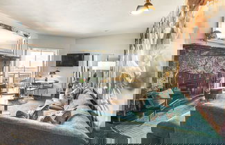 Foto 1 - Luxe Long Beach Condo w/ Pool: 1 Mi to Shoreline