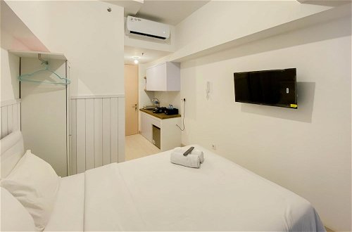 Foto 6 - Cozy And Restful Studio Tokyo Riverside Pik 2 Apartment