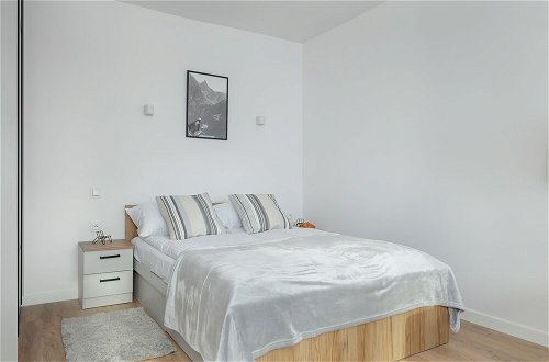 Photo 9 - Mountain Corner Apartment by Renters