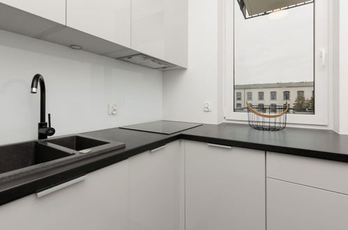 Foto 8 - Minimalist Apartment in Łódź by Renters