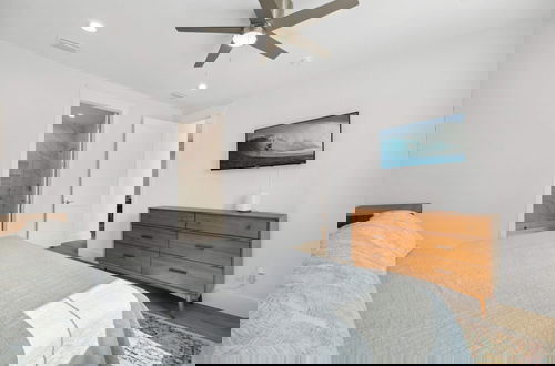 Foto 4 - Blissful Getaway 4 BDR Whole Home Heated Pool!