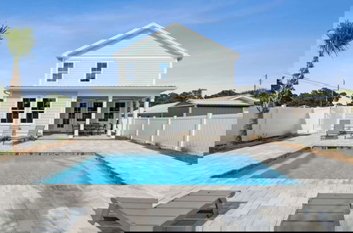 Foto 1 - Blissful Getaway 4 BDR Whole Home Heated Pool!