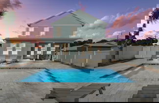 Foto 1 - Blissful Getaway 4 BDR Whole Home Heated Pool!