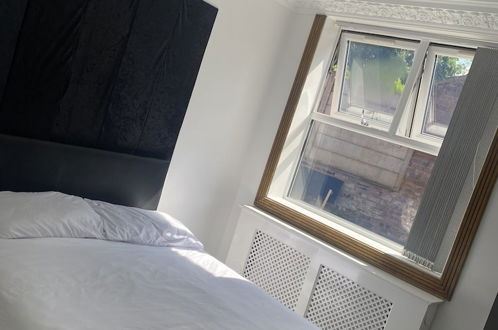 Photo 4 - Beautiful 1-bed Apartment in Wolverhampton