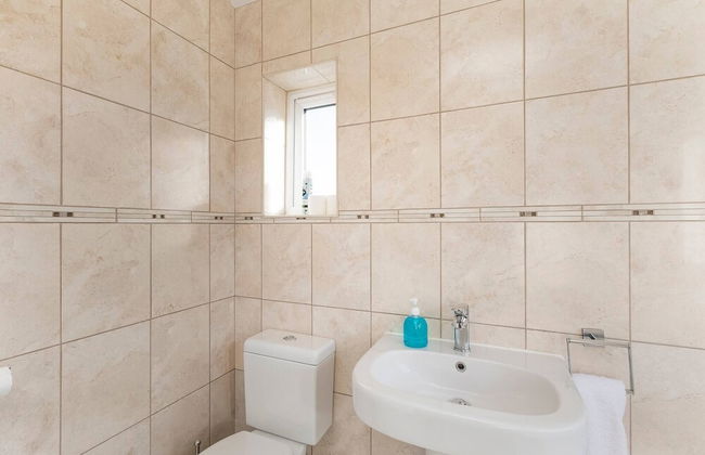 Skyvillion - Enfield 4bed House W Garden & Parking - Foto 33