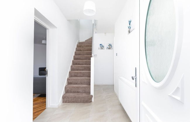 Skyvillion - Enfield 4bed House W Garden & Parking - Foto 39