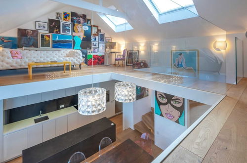 Photo 9 - Chic 2-bedroom Home - Richmond Upon Thames