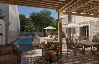 Photo 3 - City Moments Villa Free Heated Pool