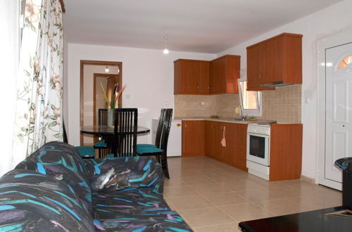 Foto 9 - Nikolaou Apartments Upper Floor