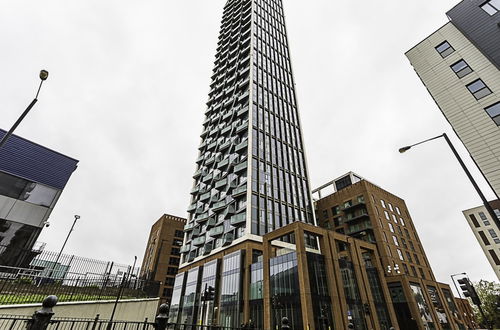 Photo 24 - Modern Sky-high Flat In North Acton