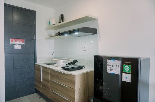Photo 6 - Well Furnished And Comfy Studio Collins Boulevard Apartment