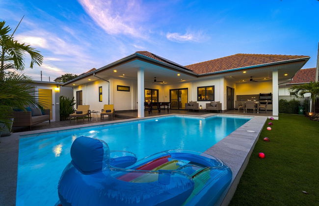 Modern 3 Bedroom Private Pool Villa -ML7 - Photo 1