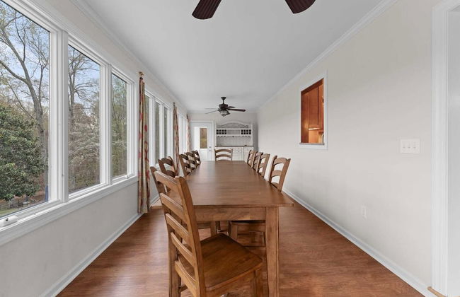 Sleeps 22, Lakefront w/ Private Dock & Pool, 2 Houses Lake Living by Avantstay - Photo 48