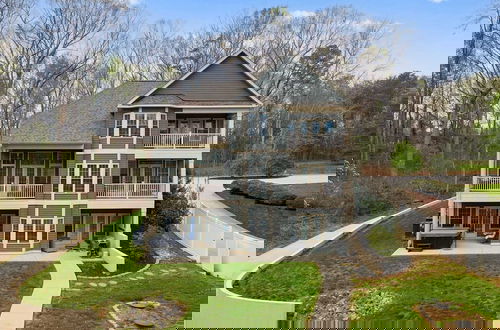 Foto 77 - Sleeps 22, Lakefront w/ Private Dock & Pool, 2 Houses Lake Living by Avantstay