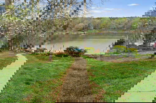 Foto 72 - Sleeps 22, Lakefront w/ Private Dock & Pool, 2 Houses Lake Living by Avantstay
