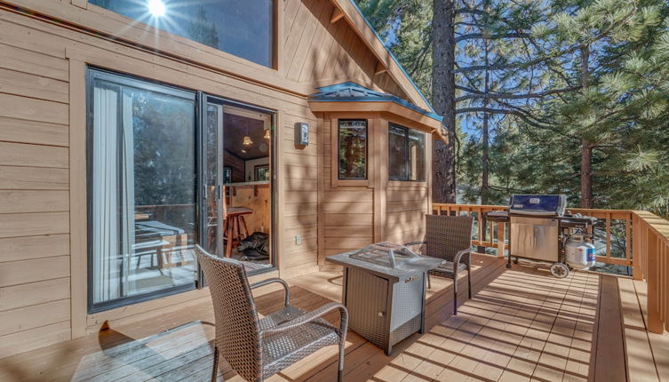 Foto 1 - Pet-friendly Home in Truckee w/ Balconies + Grill