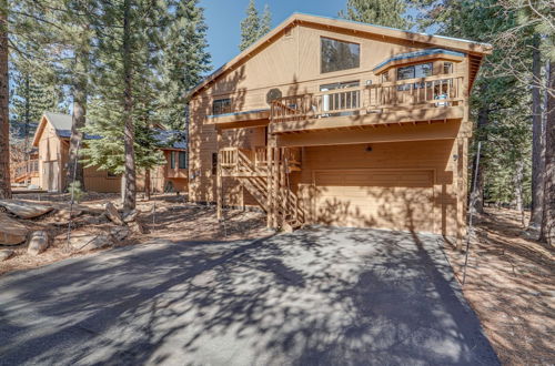 Foto 36 - Pet-friendly Home in Truckee w/ Balconies + Grill