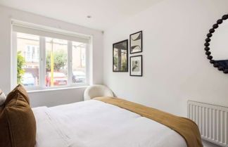 Photo 2 - The Walworth Hideout - Elegant 2bdr Flat