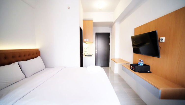 Foto 1 - Tidy And Cozy Stay Studio Apartment At Suncity Residence