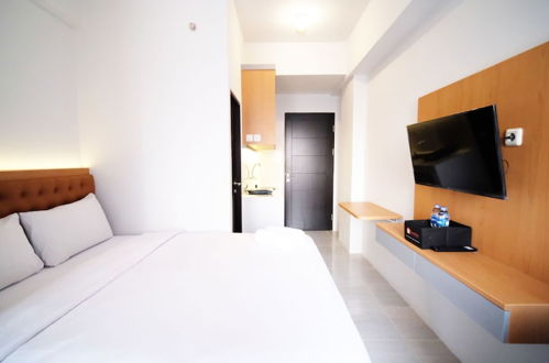 Foto 1 - Tidy And Cozy Stay Studio Apartment At Suncity Residence