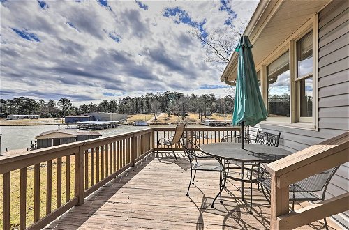 Photo 1 - Lake Sinclair Cottage With Deck & Boat Dock