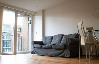 Foto 1 - Immaculate 1-bed Apartment in London