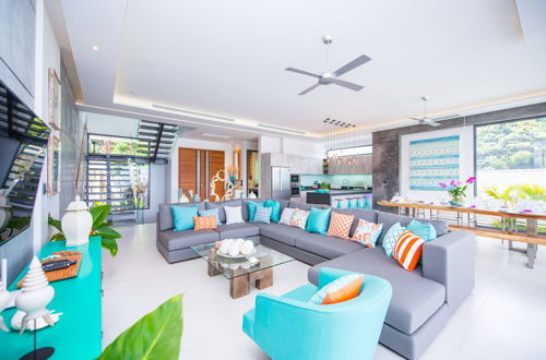 Foto 14 - Luxury 5-Bedroom Villa With Games Room in Kata