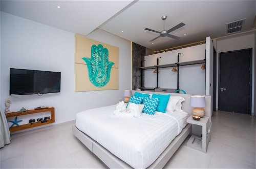 Foto 9 - Luxury 5-Bedroom Villa With Games Room in Kata