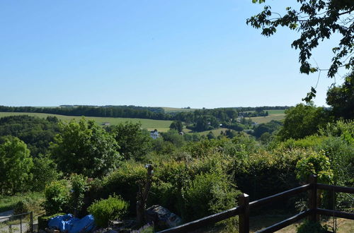 Photo 27 - Spacious House With Beautiful Terrace