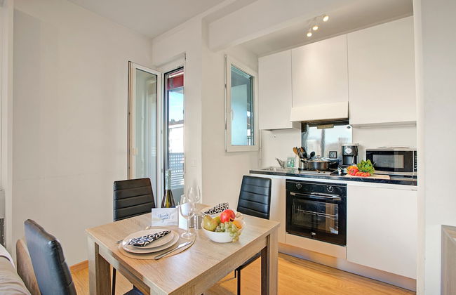 Lean Home - Photo 6