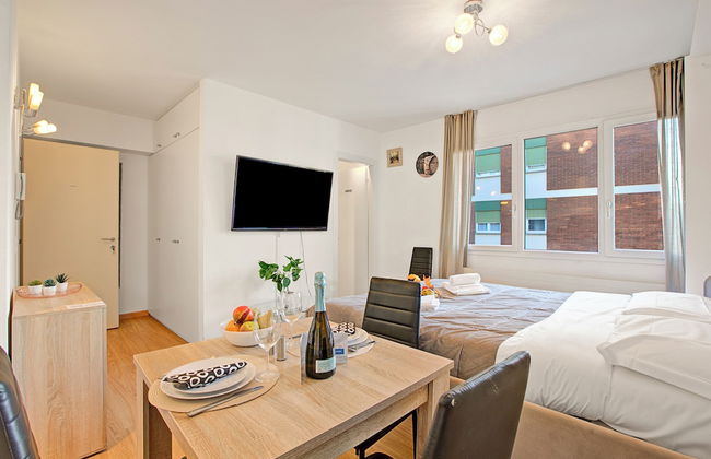 Lean Home - Photo 2