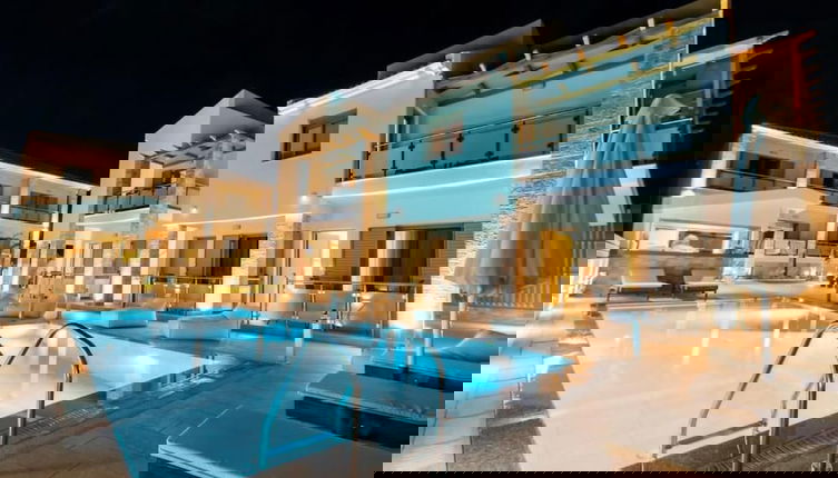 Photo 1 - Melydron Apartments
