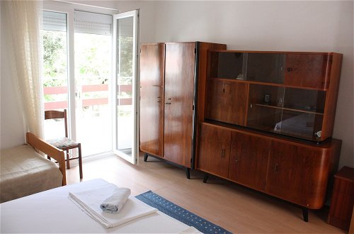 Photo 5 - Pintar Apartment