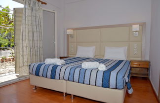 Photo 3 - Santos Luxury Apartments