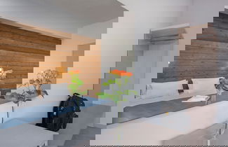 Foto 14 - Esplanade Apartments