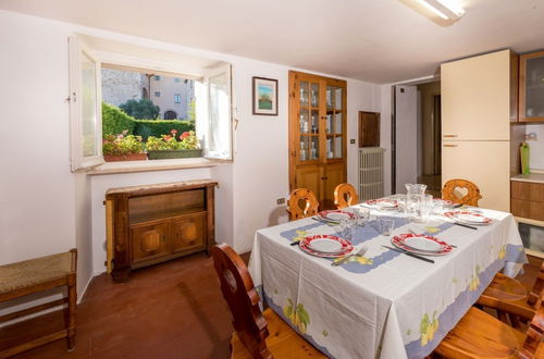 Photo 11 - Borgo Santa Lucia Apartment with Private Parking & Garden