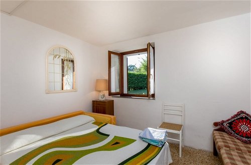 Foto 4 - Borgo Santa Lucia Apartment with Private Parking & Garden