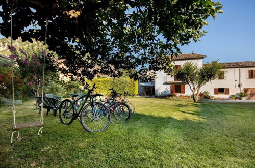 Photo 13 - Borgo Santa Lucia Apartment with Private Parking & Garden