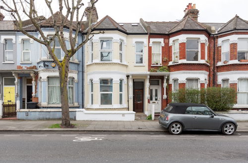 Photo 21 - Clapham 2Bed with Patio by BaseToGo