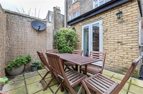 Photo 20 - Clapham 2Bed with Patio by BaseToGo