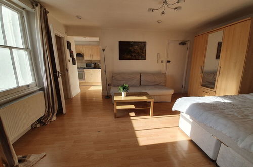 Photo 32 - Studio Apartment in South Kensington 1