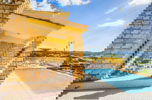 Photo 15 - Aqua View