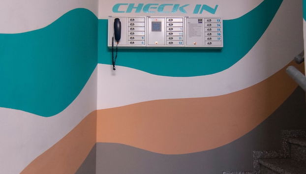 Check-in/check-out kiosk