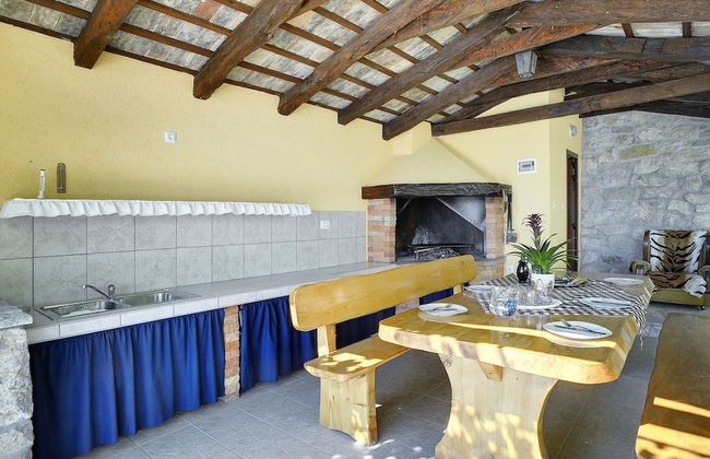 Villa in Lupoglav With Pool Near the Sea - Photo 12