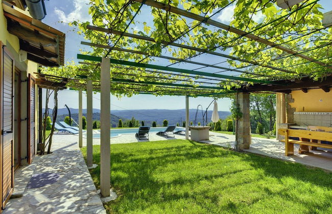 Villa in Lupoglav With Pool Near the Sea - Photo 23