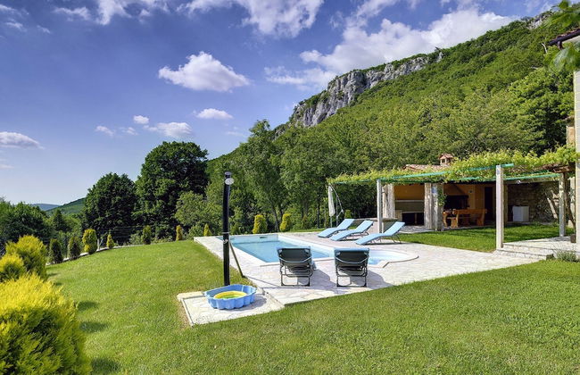 Villa in Lupoglav With Pool Near the Sea - Photo 18