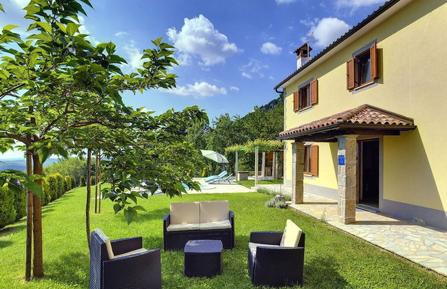 Villa in Lupoglav With Pool Near the Sea - Photo 27